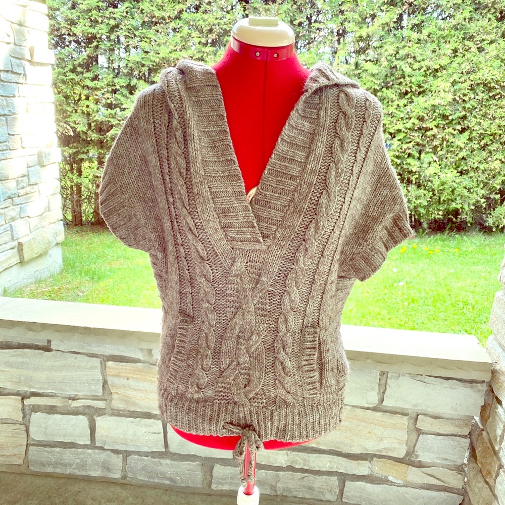 Comfortable sweater from American Eagle Outfitters